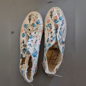 Blowfish Size 10 Cactus Design Slip On Sneakers